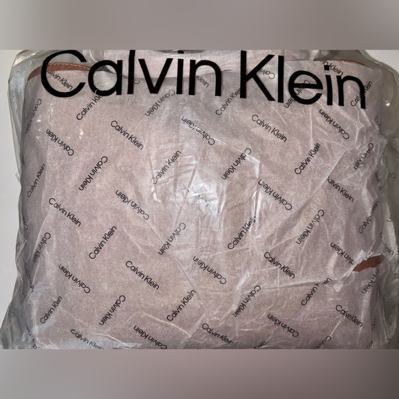 NWT Calvin Klein “Garnet” Shoulder Bag. Approx measurements as pictured - Picture 14 of 14
